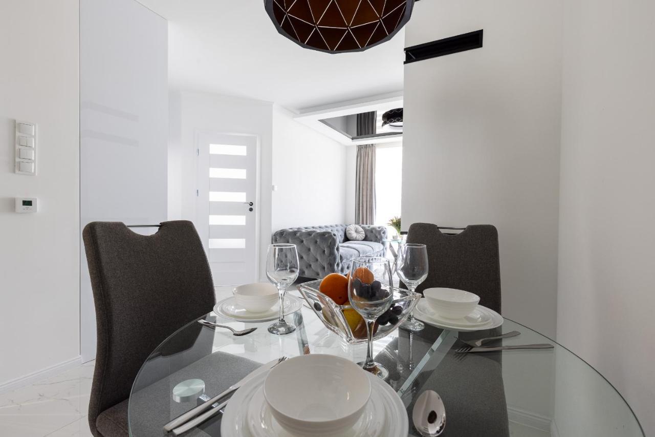 Apartament Z Basenem I Kominkiem ,,Baltic Sun” Sztutowo Eksteriør billede